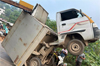 Goods vehicle gets stuck in iron guard of old Panemangalore bridge